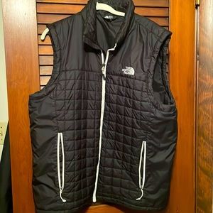North Face XL black Vest